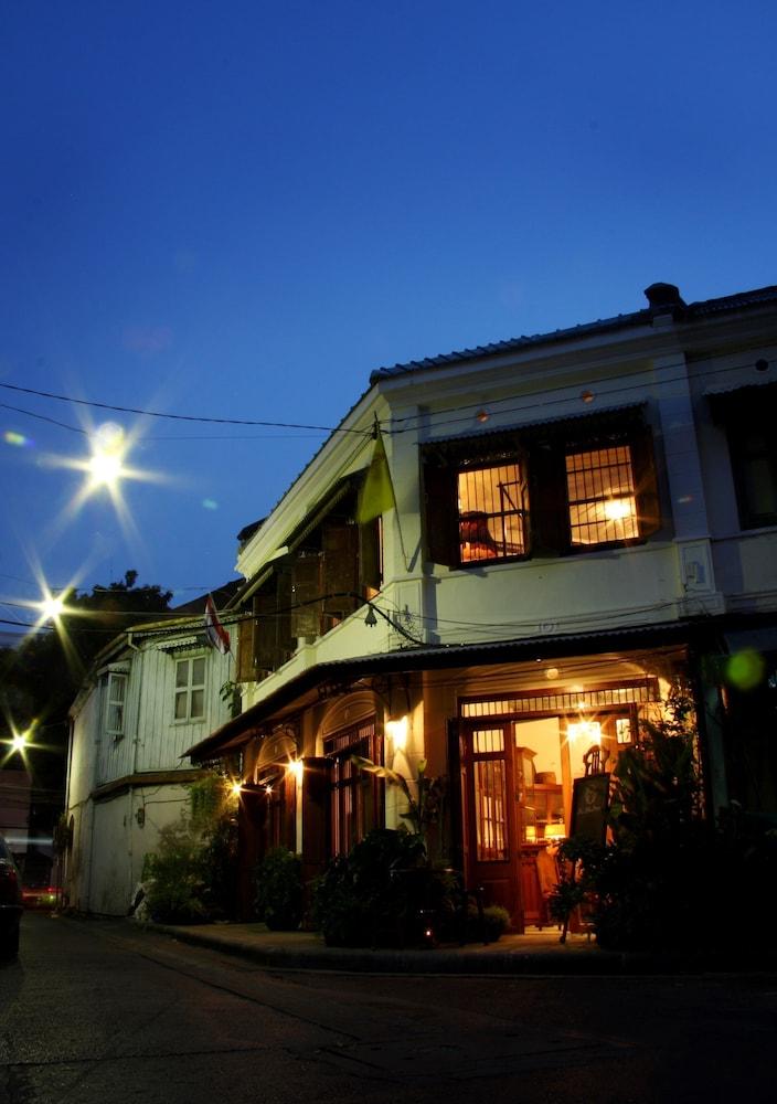 The Bhuthorn Bed & Breakfast Банкок Екстериор снимка